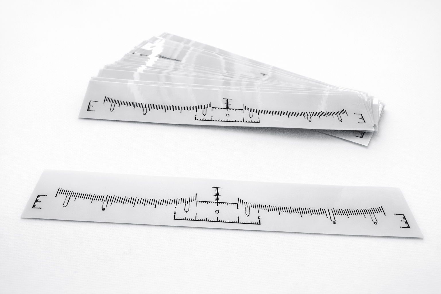 סרגל מדידה מקצועי - מדבקה - Hadas Academy